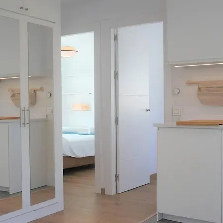 Las Mercedes Apartment, Apartment *